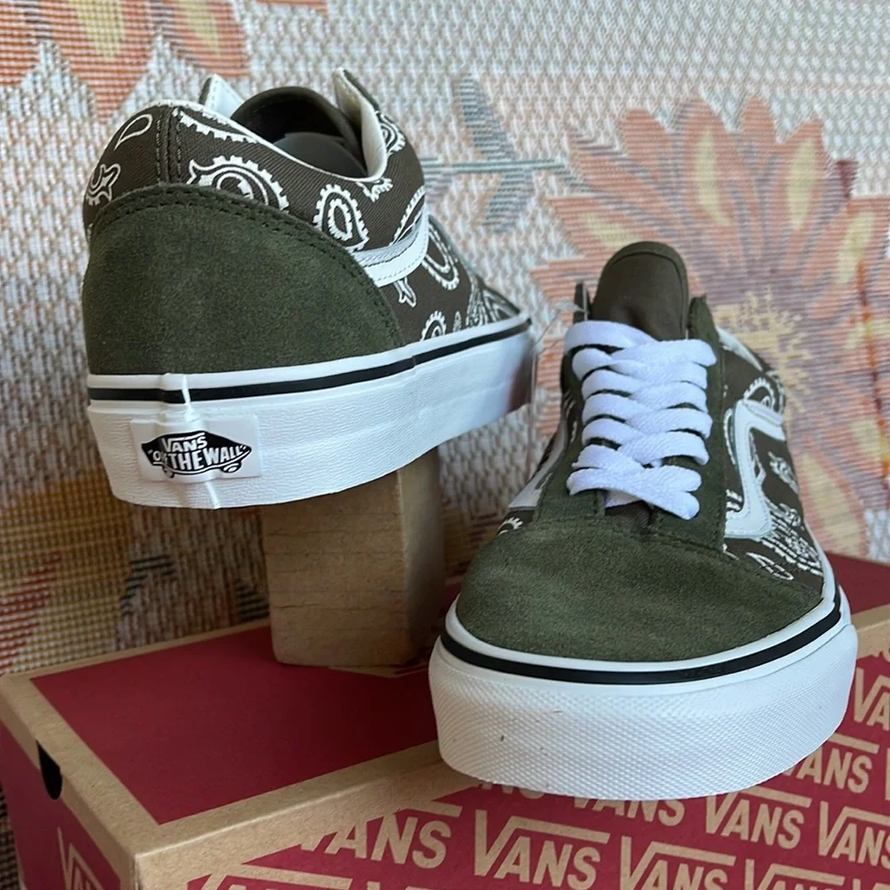 Vans Men’s Old Skool
(Peace Paisley) Grape Leaf 
VN0A5KRFBOF sneakers - Picture 2 of 16
